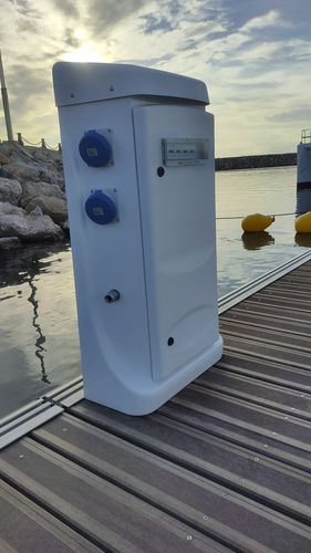 Colonnina con illuminazione incorporata - ONDINE - GCEI FRANCE - di distribuzione elettrica / di distribuzione di acqua / per pontile