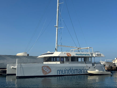 catamarano - NAVIS LR