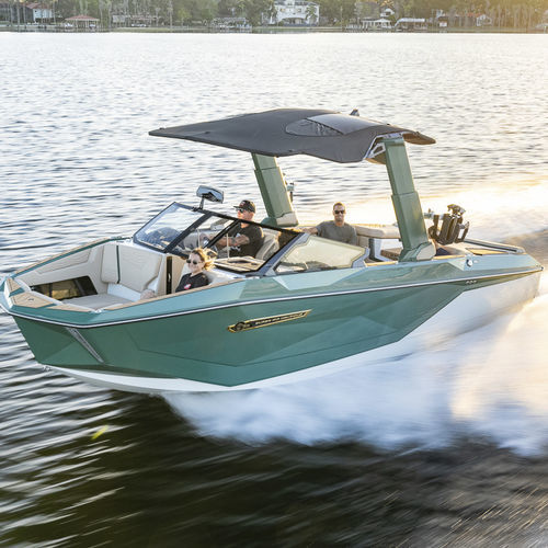 Runabout da wakeboard - G23 - Nautique Boat Company - entrobordo / con dual console / bow-rider