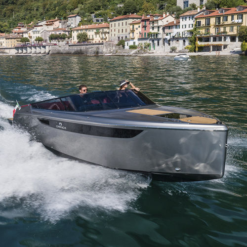 Runabout entrobordo - E26  - Cranchi - con dual console / tradizionale / max. 12 persone