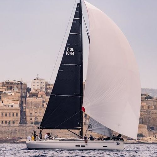 Barca a vela da regata e crociera - GS 44 Performance - Grand Soleil Yachts - con 3 cabine / con 6 cuccette / con 9 cuccette