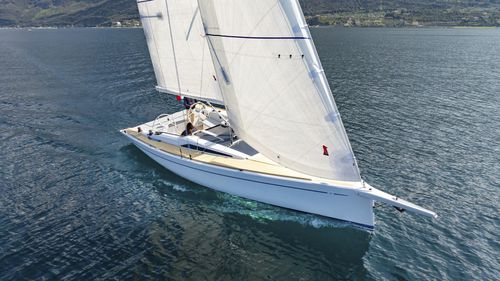 Barca a vela daysailer - GS BLUE - Grand Soleil Yachts - con 1 cabina / con 2 cuccette / con bompresso