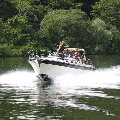 Cabinato entrobordo - Intercruiser 34 - Interboat - diesel / open / fluviale