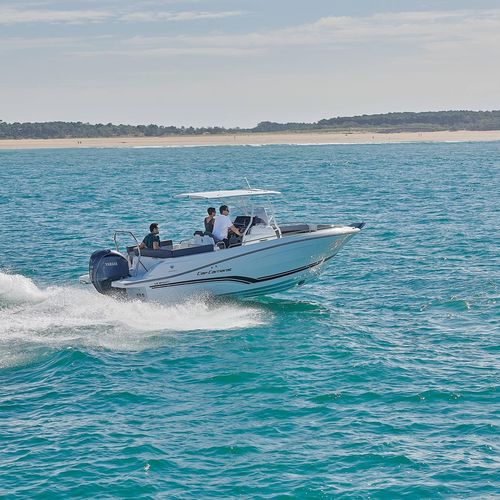 Barca open fuoribordo - CAP CAMARAT 7.5 CC - Jeanneau - Motorboats - con console centrale / da pesca sportiva / max. 9 persone