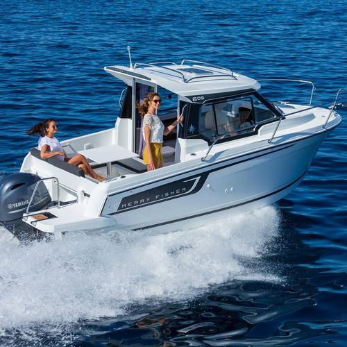 Day cruiser fuoribordo - MERRY FISHER 605 - Jeanneau - Motorboats - con cockpit chiuso / hard-top / da crociera
