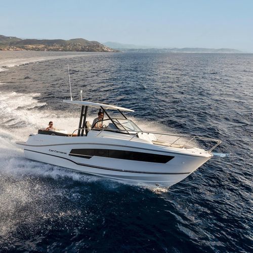 Barca open fuoribordo - CAP CAMARAT 9.0 WA - Jeanneau - Motorboats - bimotore / con console centrale / max. 6 persone