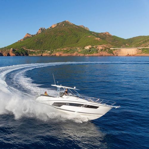Cabinato fuoribordo - CAP CAMARAT 10.5 WA - Jeanneau - Motorboats - bimotore / open / con dual console