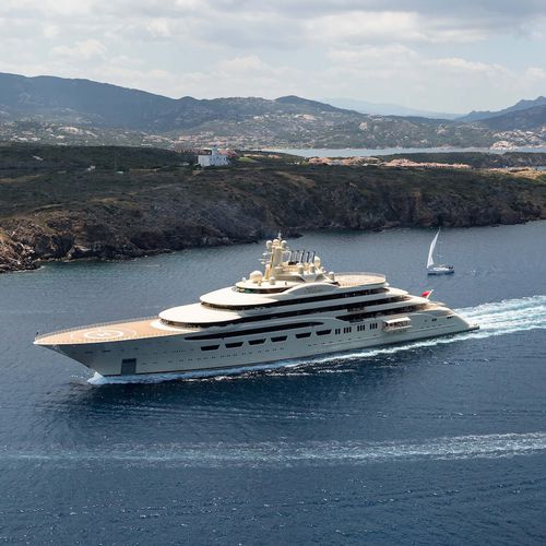Mega-yacht da crociera - DILBAR - Lurssen Yachts - tradizionale / raised pilothouse / con eliporto