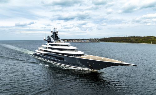 Mega-yacht di lusso da crociera - KISMET - Lurssen Yachts - raised pilothouse / con scafo dislocante / con eliporto