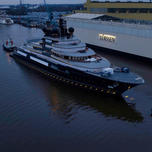 Mega-yacht da crociera - Luminance - Lurssen Yachts - raised pilothouse / con piscina