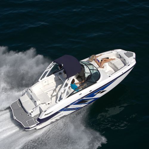 Runabout entrobordo - M6 - Monterey Boats - con dual console / bow-rider / open