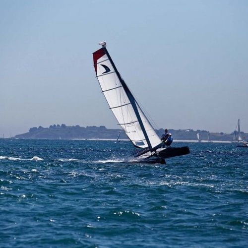 Catamarano sportivo da turismo - TWINCAT 15 - 2win - per scuola / per due persone / con trapezio singolo