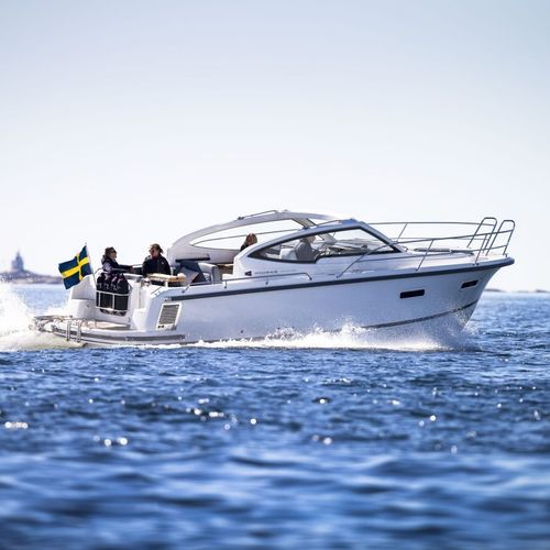 Cabinato entrobordo - 305 Drophead - Nimbus - open / con dual console / max. 8 persone