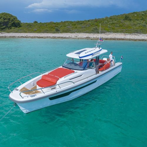 Cabinato entrobordo - T11 - Nimbus - fuoribordo / diesel / bimotore