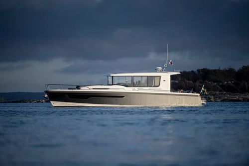 Cabinato entrobordo - Sport Coupé 42 - Nimbus - bimotore / con carena a gradino / con cabina di pilotaggio