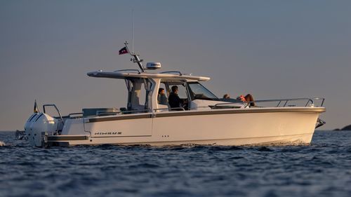 Cabinato entrobordo - Sport Tender 35 - Nimbus - fuoribordo / bimotore / hard-top