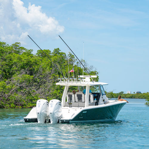 Cabinato fuoribordo - S 358 - Pursuit Boats - open / con console centrale / sportivo