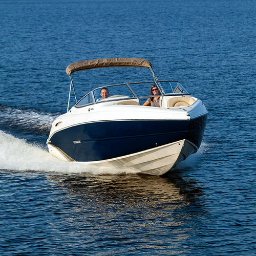 Runabout entrobordo - 250LR - Stingray Boats - con dual console / bow-rider / da sci nautico