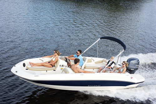 Deck boat fuoribordo - 182SC - Stingray Boats - da sci nautico / da pesca sportiva / max. 9 persone