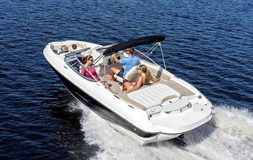 Runabout entrobordo - 198LX - Stingray Boats - con dual console / bow-rider / da sci nautico