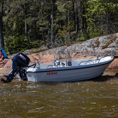 Barca open fuoribordo - Nordic 6020 C - Terhi Oy - con console laterale / da pesca sportiva / max. 5 persone