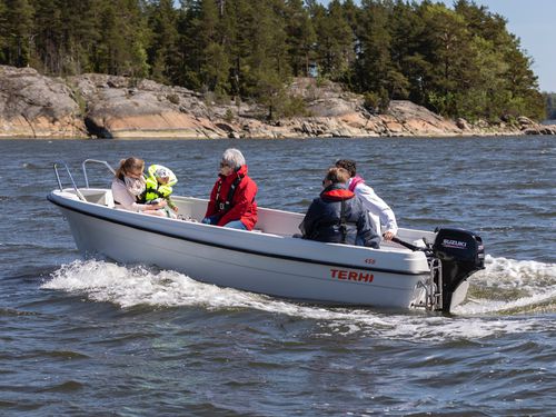 Lancia fuoribordo - 450 - Terhi Oy - open / da pesca sportiva / max. 5 persone