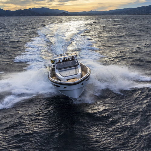 Cabinato fuoribordo - SR44SX - Windy - trimotore / open / con console centrale