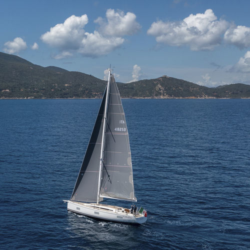 Barca a vela da crociera d'altura - 48MKII - Nautor Swan - da regata / con 3 cabine / con bompresso