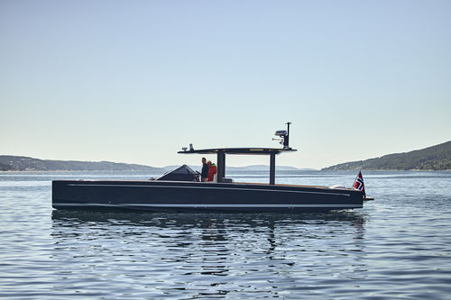 Cabinato fuoribordo - SHADOW - Nautor Swan - trimotore / open / con console centrale