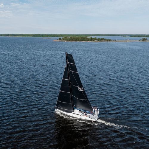 Barca a vela da regata e crociera - ClubSwan 43 - Nautor Swan - one design / con 1 cabina / con bompresso