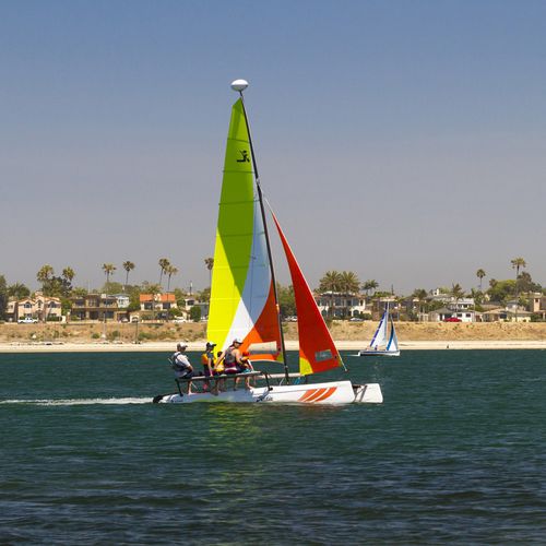 Catamarano sportivo da turismo - GETAWAY - Hobie Cat USA - multiplo / con trapezio doppio / in polietilene