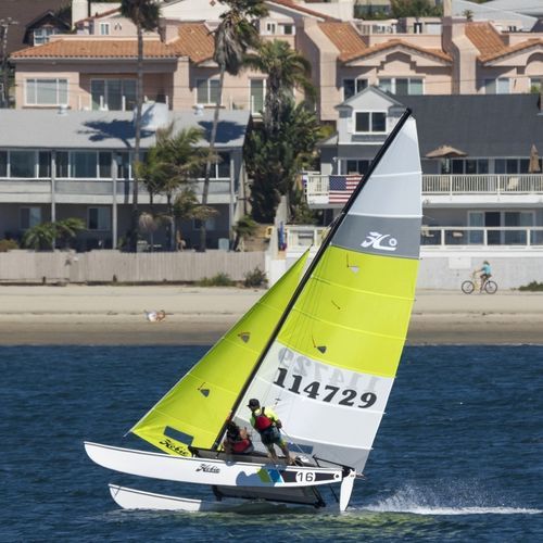 Catamarano sportivo da regata - Hobie Cat USA - singolo / con trapezio singolo / in poliestere