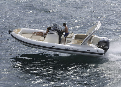 Gommone fuoribordo - TEMPEST 800  - Capelli - semirigido / con console centrale / open