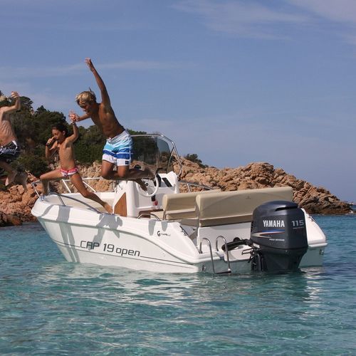Barca open fuoribordo - CAP 19  - Capelli - con console centrale / da sci nautico / max. 7 persone