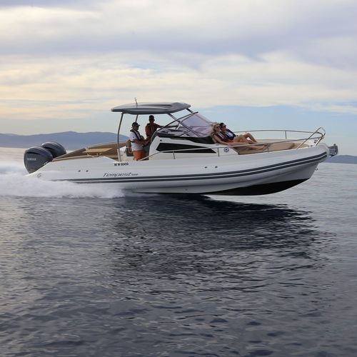 Gommone fuoribordo - TEMPEST 1000 WA - Capelli - bimotore / semirigido / con console centrale