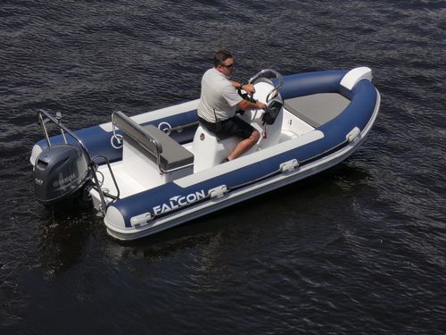 Gommone fuoribordo - 450 - Falcon Inflatables - bimotore / RHIB / con console centrale