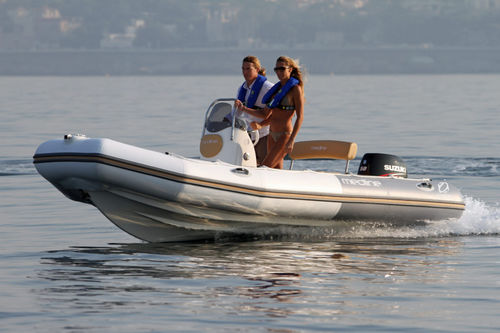 Gommone fuoribordo - MEDLINE 500   - ZODIAC - RIB / con console laterale / open