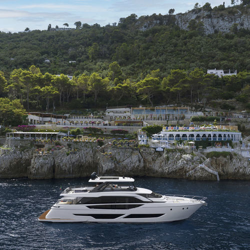 Motor-yacht da crociera - 860 - Ferretti Yachts - con fly / V-drive / con 4 cabine