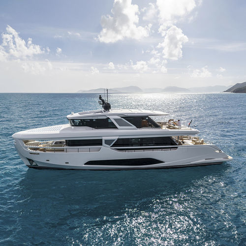 Motor-yacht da crociera - INFYNITO 90  - Ferretti Yachts - explorer / con cabina di pilotaggio / con 4 cabine