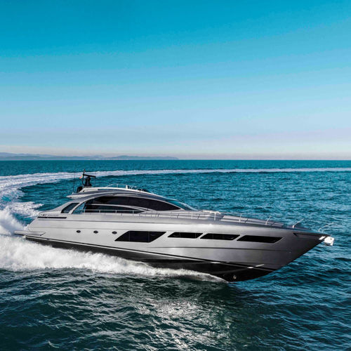 Motor-yacht da crociera - 8X - Pershing - con fly / con 4 cabine / in carbonio
