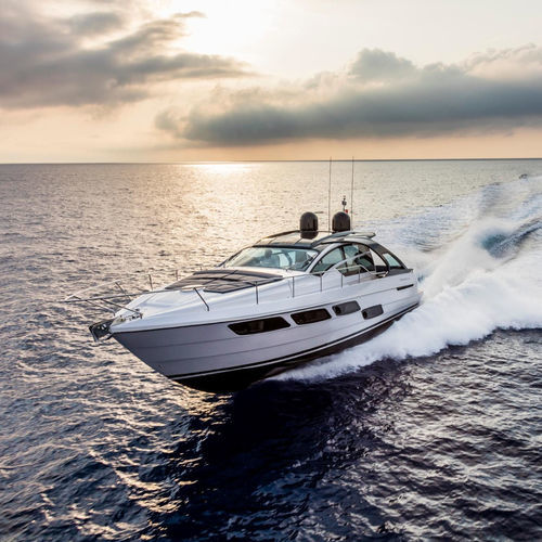 Motor-yacht rapido - 5X - Pershing - hard-top / IPS / con 2 cabine