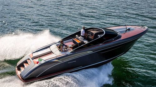 Runabout entrobordo - RIVAMARE - Riva - con dual console / open / max. 8 persone
