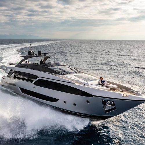 Motor-yacht da crociera - 90' ARGO - Riva - con fly / V-drive / GRP