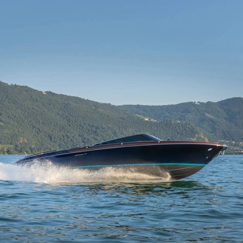 Cabinato entrobordo - Aquariva Special - Riva - open / con dual console / da crociera