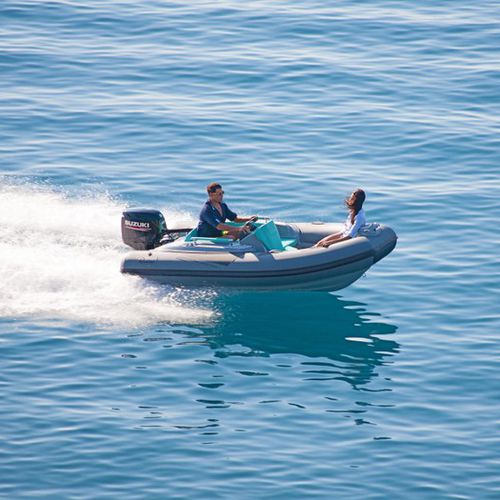 Gommone fuoribordo - CAYMAN ONE Luxury - Ranieri International - semirigido / con console laterale / open