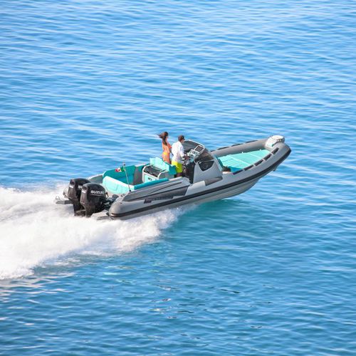 Gommone fuoribordo - CAYMAN 27.0 - Ranieri International - bimotore / semirigido / con console centrale