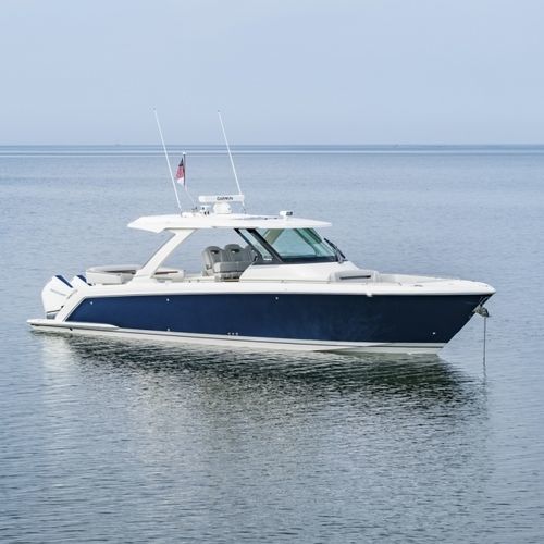 Cabinato fuoribordo - 38LS - Tiara Yachts - diesel / trimotore / hard-top