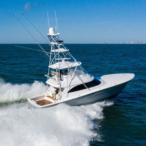 Motor-yacht da pesca sportiva - 54 C - Viking Yachts - convertibile / con fly / con 3 cabine