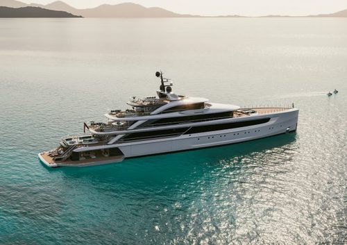 Mega-yacht da crociera - B.CENTURY 75M - Benetti - raised pilothouse / con 7 cabine / a prua verticale