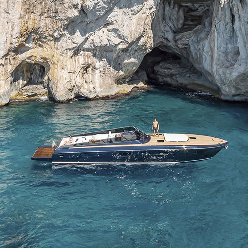 Motor-yacht tradizionale - 62RS - Itama - open / in linea d'asse / con 3 cabine